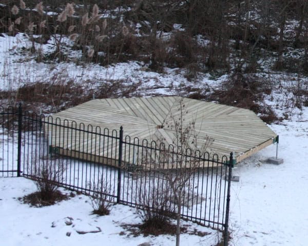 freestanding Octagonal deck for yurt